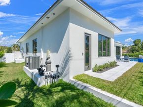 2724 NE 21st Court, Fort Lauderdale FL 33305