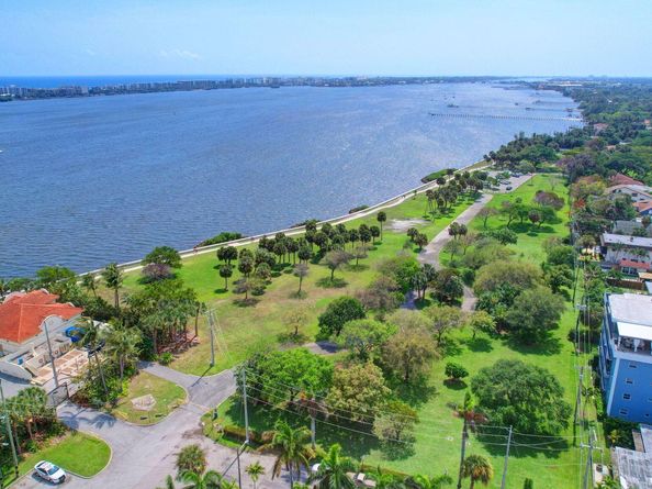 323 S E Street, Lake Worth Beach FL 33460