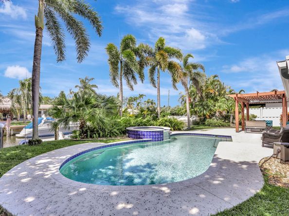 906 SE 10th St, Pompano Beach FL 33060