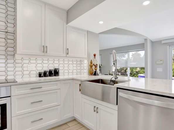 906 SE 10th St, Pompano Beach FL 33060