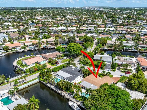 906 SE 10th St, Pompano Beach FL 33060