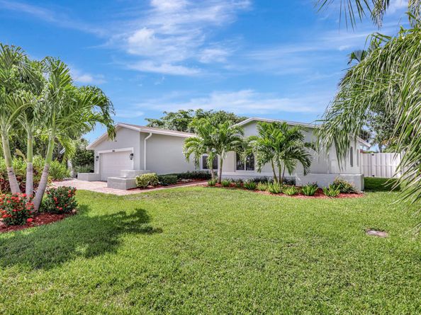 906 SE 10th St, Pompano Beach FL 33060