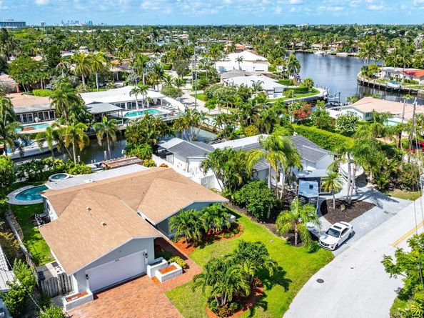 906 SE 10th St, Pompano Beach FL 33060