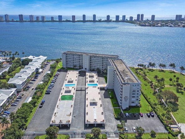 801 Lake Shore Drive 204, Lake Park FL 33403