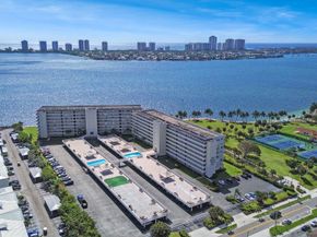 801 Lake Shore Drive 204, Lake Park FL 33403