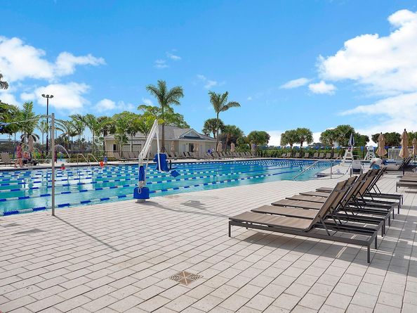 52 Yacht Club Drive 103, North Palm Beach FL 33408