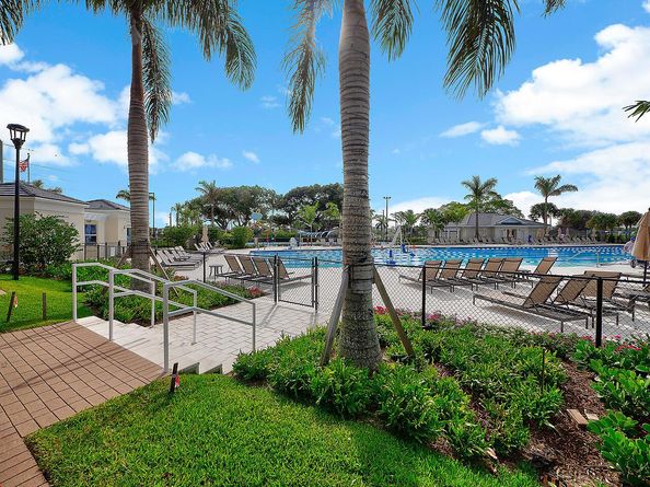52 Yacht Club Drive 103, North Palm Beach FL 33408