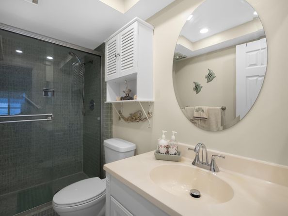 52 Yacht Club Drive 103, North Palm Beach FL 33408