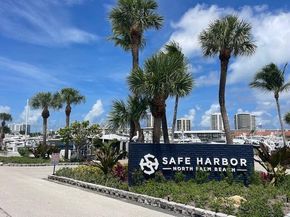 52 Yacht Club Drive 103, North Palm Beach FL 33408