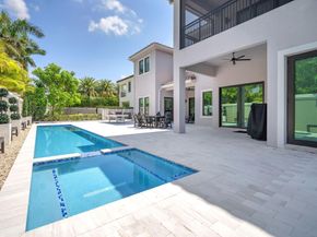 5827 Brookfield Cir W, Hollywood FL 33312