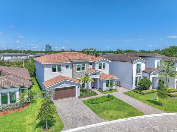 5827 Brookfield Cir W, Hollywood FL 33312