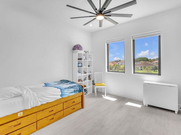 5827 Brookfield Cir W, Hollywood FL 33312
