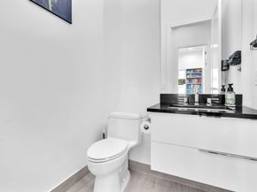 5827 Brookfield Cir W, Hollywood FL 33312