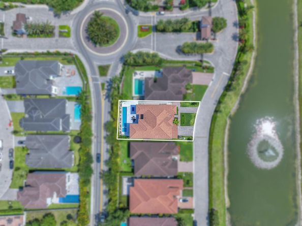 5827 Brookfield Cir W, Hollywood FL 33312