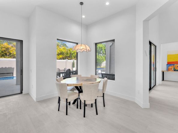 5827 Brookfield Cir W, Hollywood FL 33312