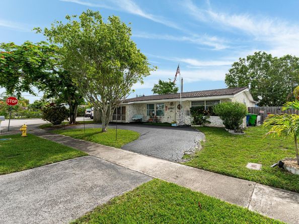 2550 NW 89th Avenue, Sunrise FL 33322