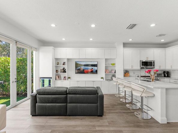 5850 NW 42nd Terrace, Boca Raton FL 33496
