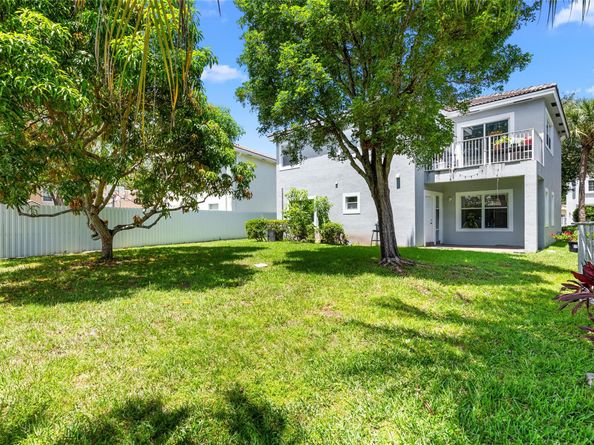 1970 NW 74th Way, Pembroke Pines FL 33024