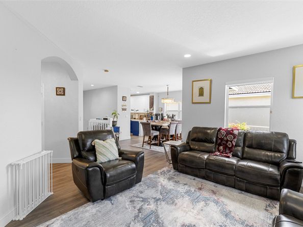 1970 NW 74th Way, Pembroke Pines FL 33024