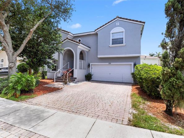 1970 NW 74th Way, Pembroke Pines FL 33024