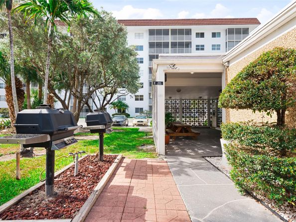 2970 NE 16th Avenue 314, Oakland Park FL 33334