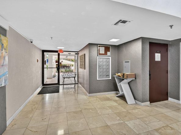 7186 Promenade 102 Drive 102, Boca Raton FL 33433
