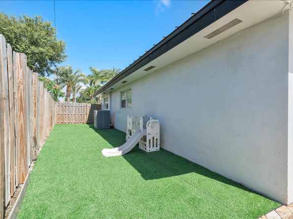 5280 NE 19th Avenue, Fort Lauderdale FL 33308