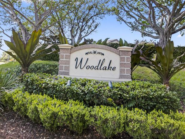 250 WOODLAKE Lane, Deerfield Beach FL 33442