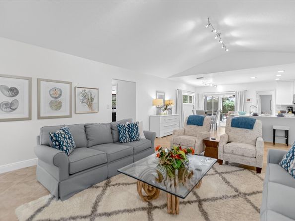 250 WOODLAKE Lane, Deerfield Beach FL 33442