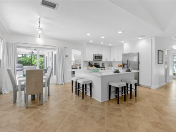 250 WOODLAKE Lane