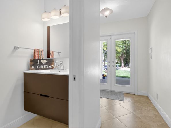 250 WOODLAKE Lane, Deerfield Beach FL 33442