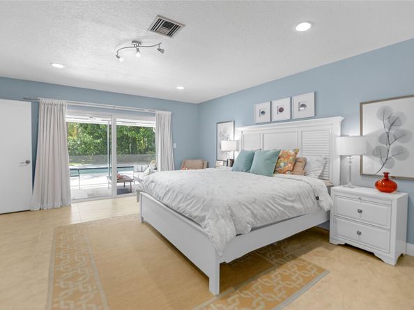 250 WOODLAKE Lane, Deerfield Beach FL 33442