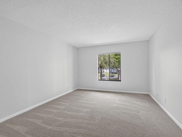 1104 Green Pine Boulevard D2, West Palm Beach FL 33409