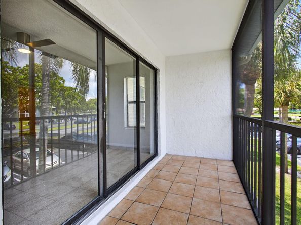 1104 Green Pine Boulevard D2, West Palm Beach FL 33409