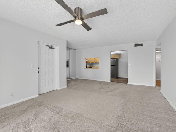 1104 Green Pine Boulevard D2, West Palm Beach FL 33409