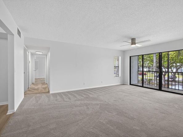 1104 Green Pine Boulevard D2, West Palm Beach FL 33409