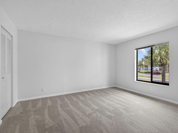 1104 Green Pine Boulevard D2, West Palm Beach FL 33409