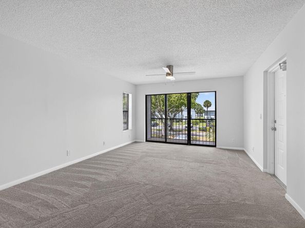 1104 Green Pine Boulevard D2, West Palm Beach FL 33409