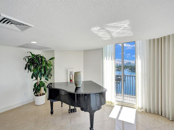 100 S Birch Rd 2705, Fort Lauderdale FL 33316