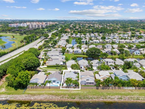 7904 Travlers Tree Dr, Boca Raton FL 33433