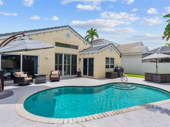 7904 Travlers Tree Dr