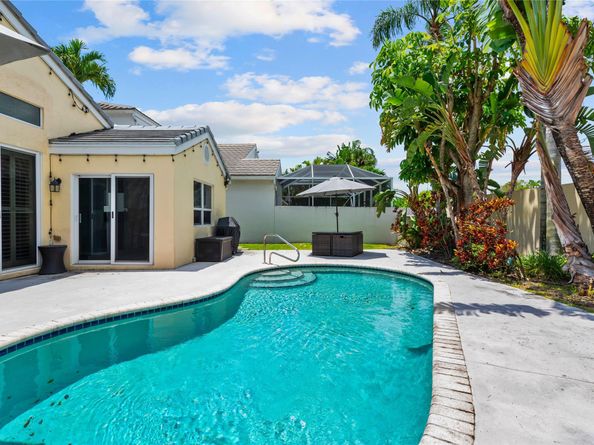 7904 Travlers Tree Dr, Boca Raton FL 33433