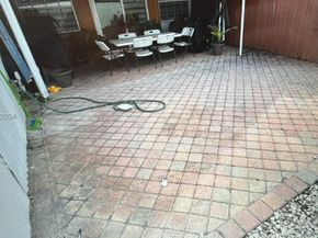 11821 SW 18th St 223, Miami FL 33175