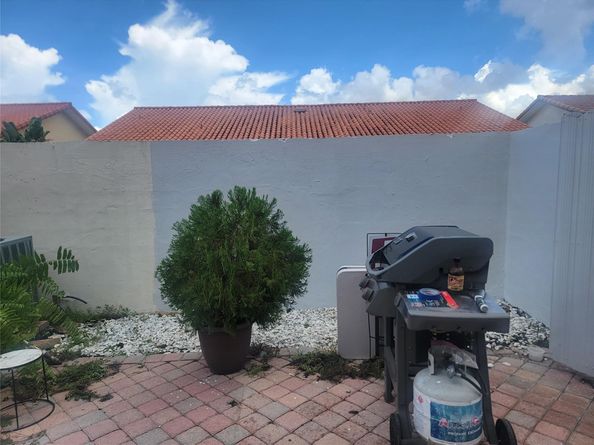 11821 SW 18th St 223, Miami FL 33175