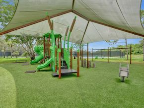 8050 NW 126th Ter, Parkland FL 33076