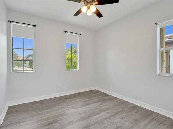 8050 NW 126th Ter, Parkland FL 33076
