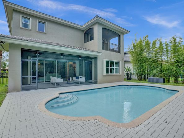 8050 NW 126th Ter, Parkland FL 33076
