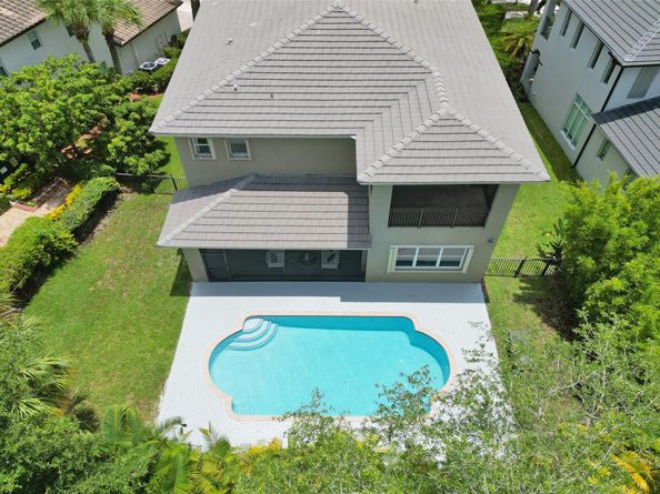 8050 NW 126th Ter, Parkland FL 33076
