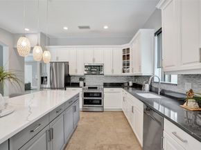 8050 NW 126th Ter, Parkland FL 33076