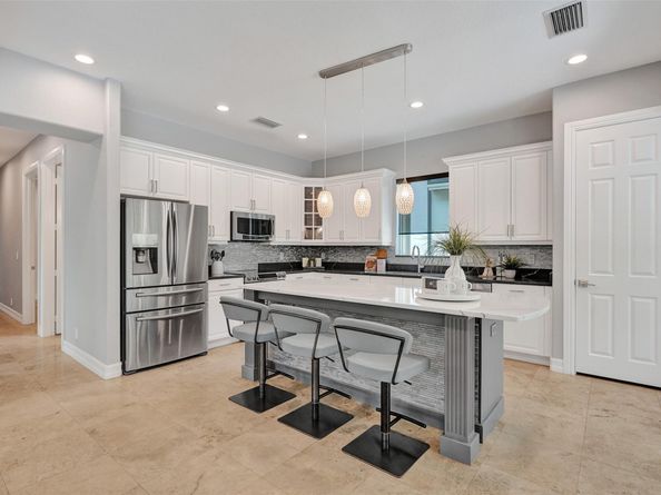 8050 NW 126th Ter, Parkland FL 33076